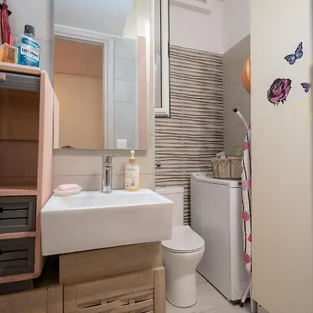 Sygrou Fix Metro St. 2 Bedrooms 4 Pers. Athens